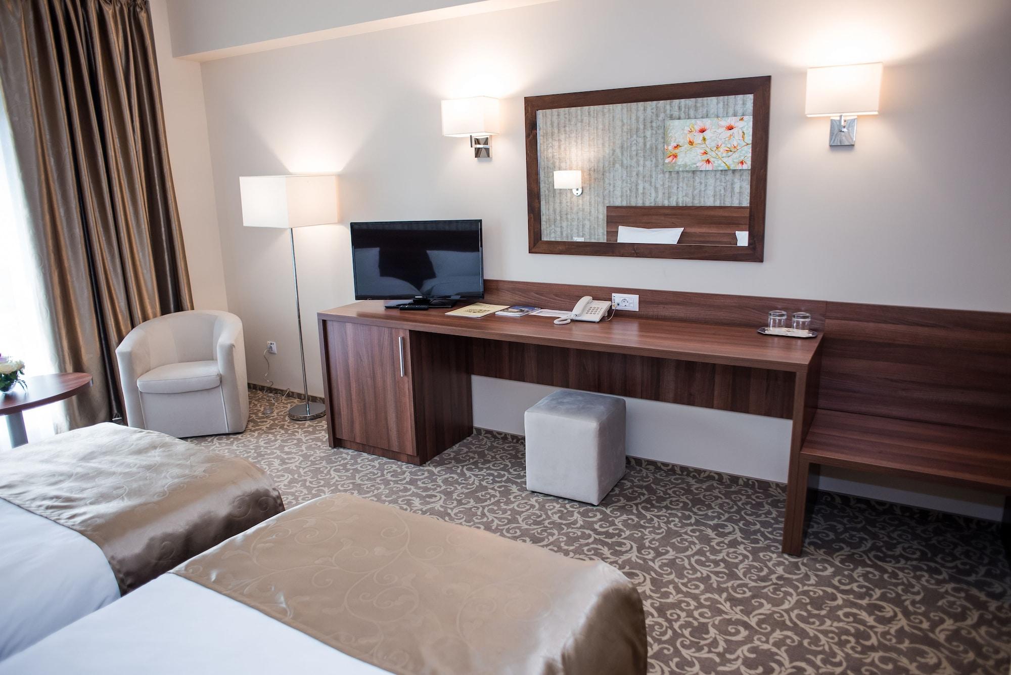 Hotel Arnia Iasi Buitenkant foto