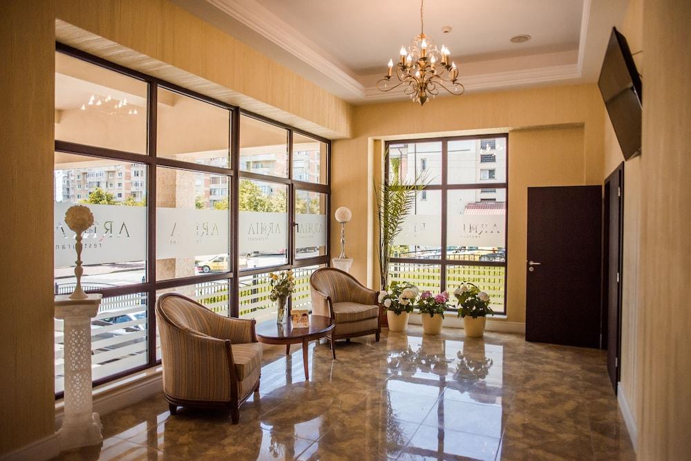 Hotel Arnia Iasi Buitenkant foto