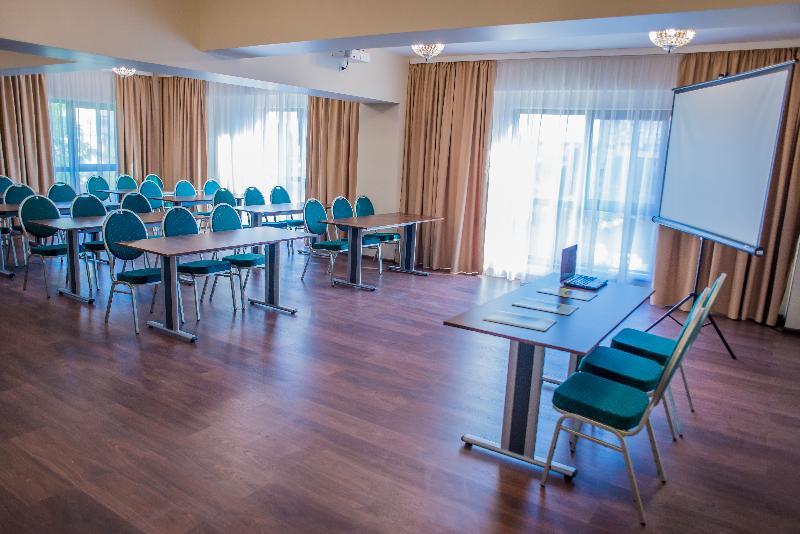 Hotel Arnia Iasi Buitenkant foto