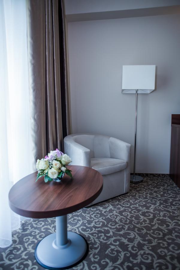 Hotel Arnia Iasi Buitenkant foto