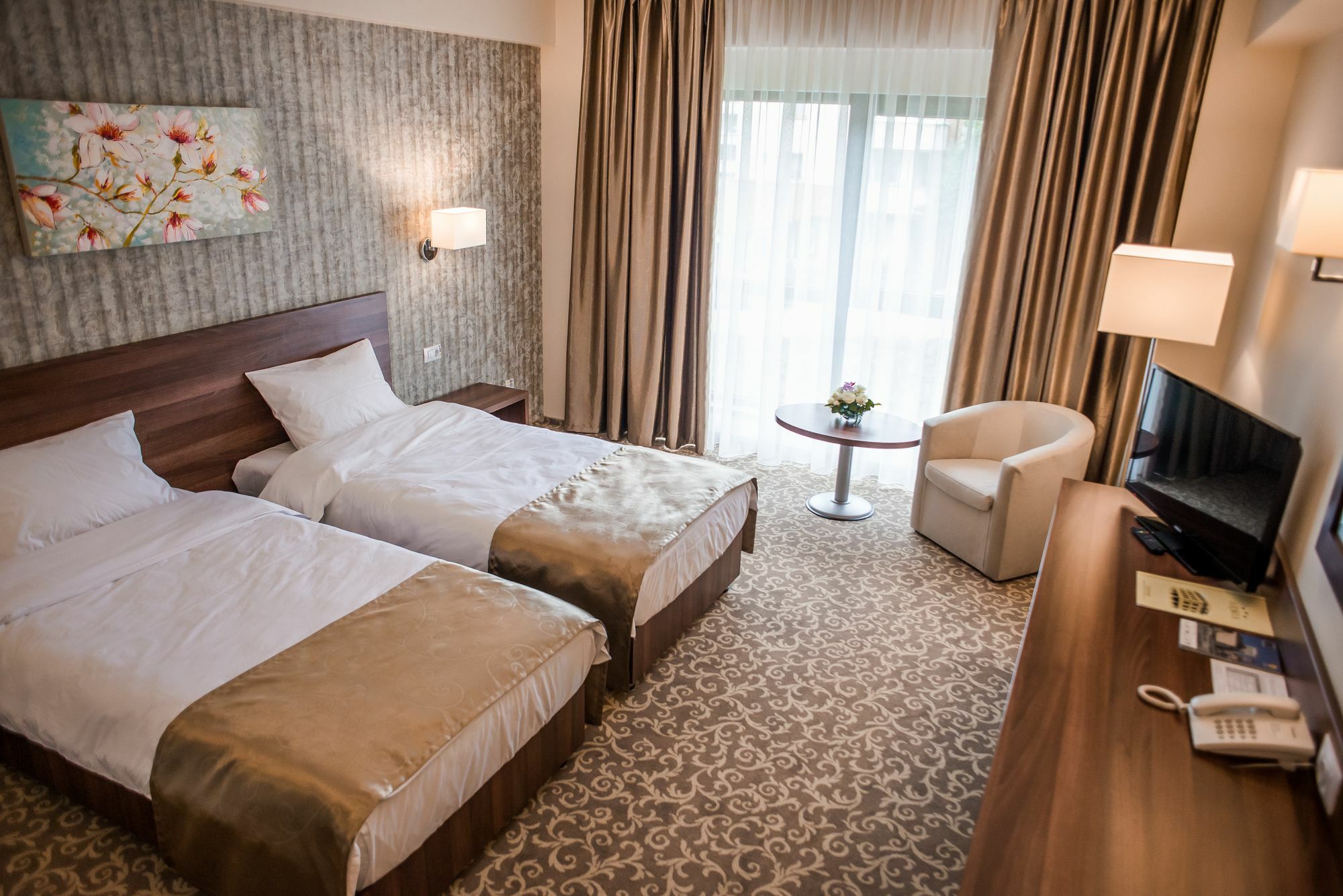 Hotel Arnia Iasi Buitenkant foto
